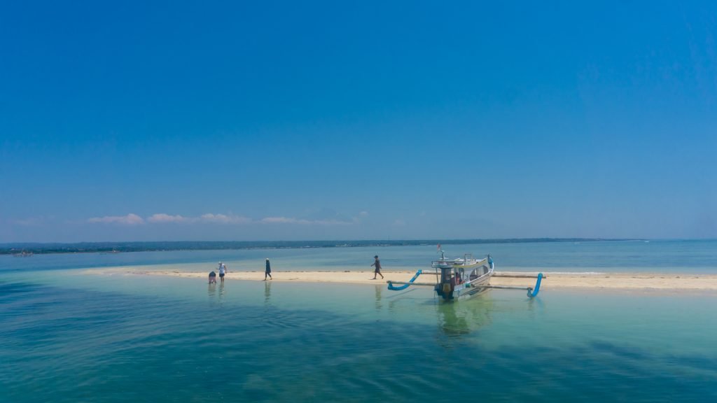 Pink Beach Lombok Tour