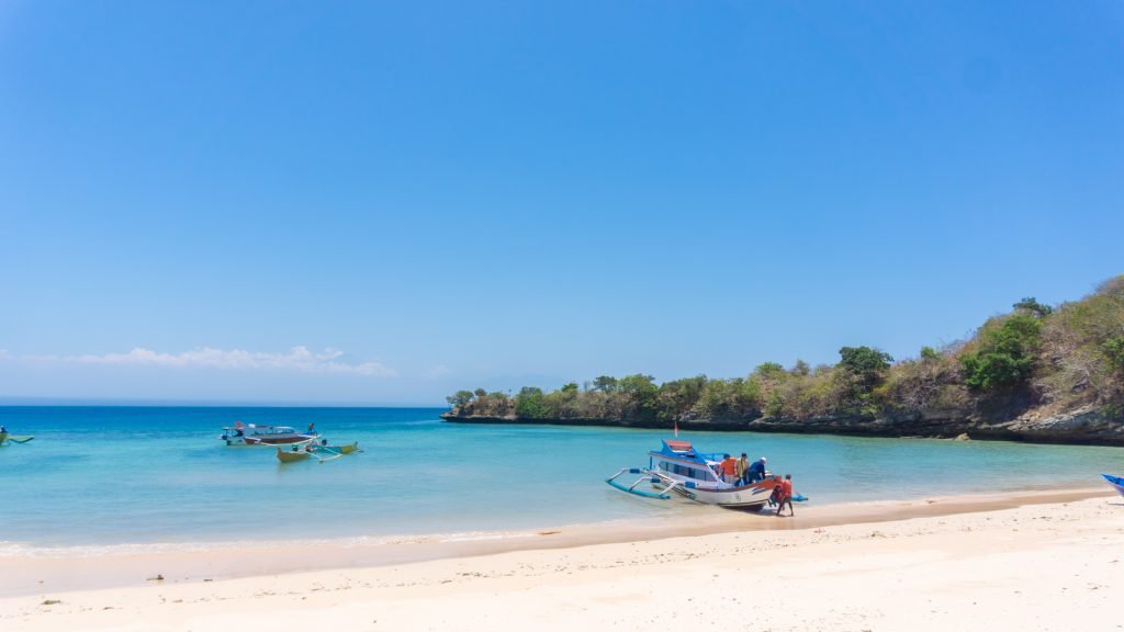 Pink Beach Lombok Tour
