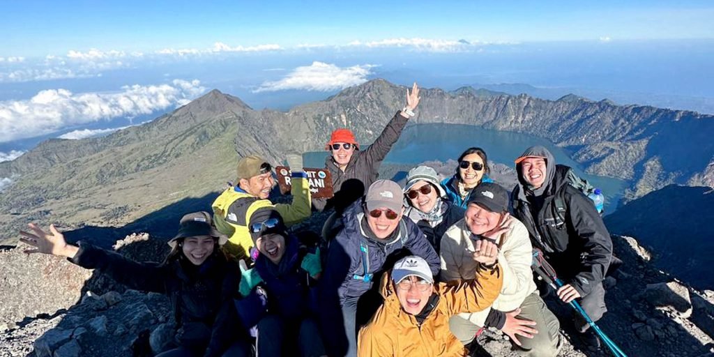 Mount Rinjani Trekking Group Package