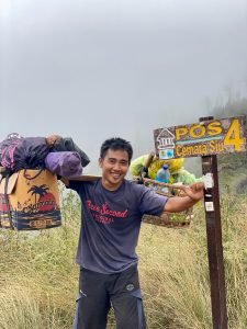 Private Rinjani Trekking Guide and Porter